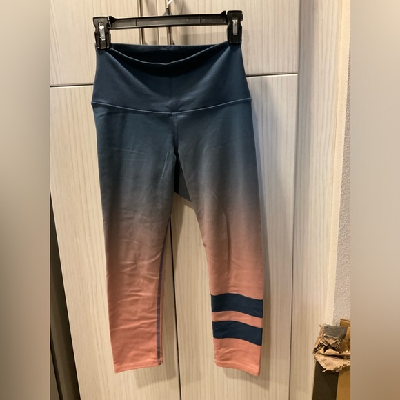 Alo capris - Picture 1 of 3